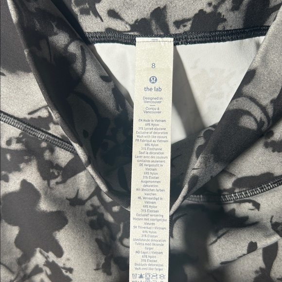 Lululemon Lab Hi-Rise Wunder Under Black and Gray Floral Leggings Size 8 NWT - Picture 12 of 12